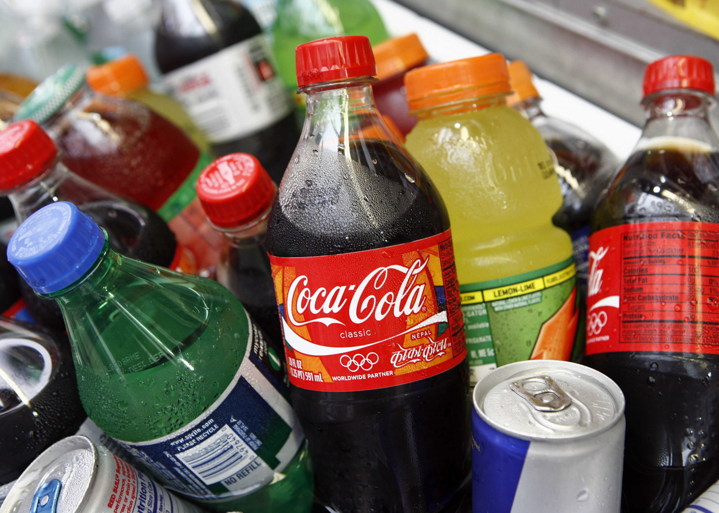 5 Sebab Mengapa Anak Anda Tidak Harus Minum Air Berkarbonat