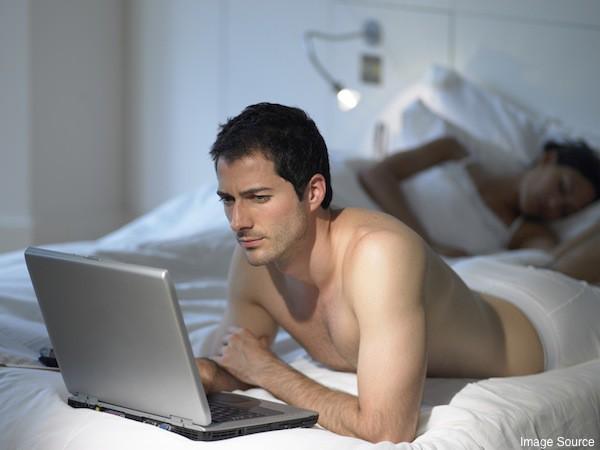 5 Kesan Ketagihan Pornografi Buat Pasangan Yang Sudah Berkahwin