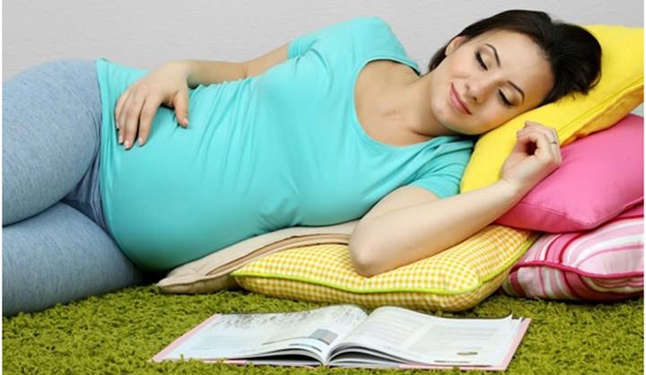 Bagaimanakah Posisi Tidur yang Selamat untuk Ibu Hamil?