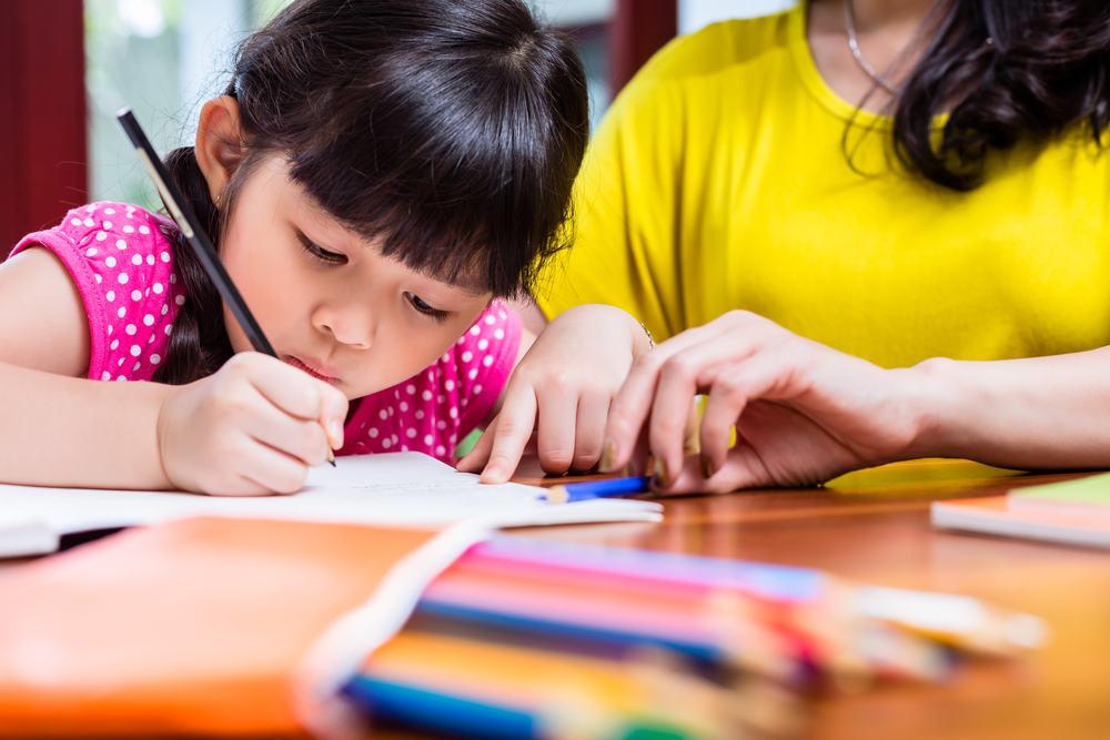 Panduan Bantu Anak Buat Kerja Sekolah