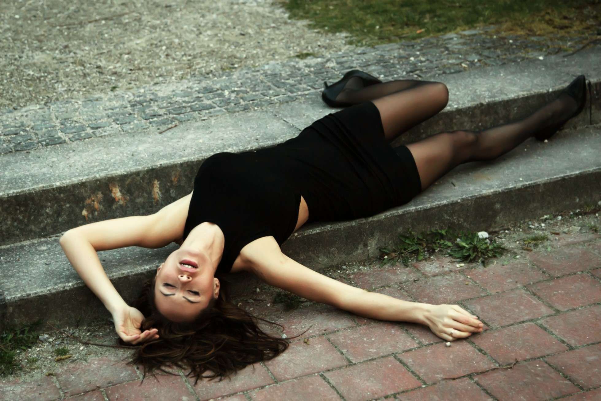 bagaimana-membantu-orang-pengsan