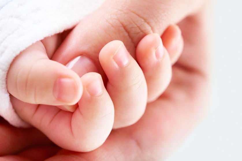 Cara Potong Kuku Bayi