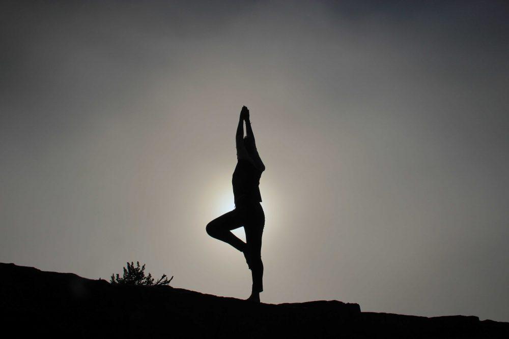 Diet dan Gaya Yoga untuk Hilangkan Berat Badan