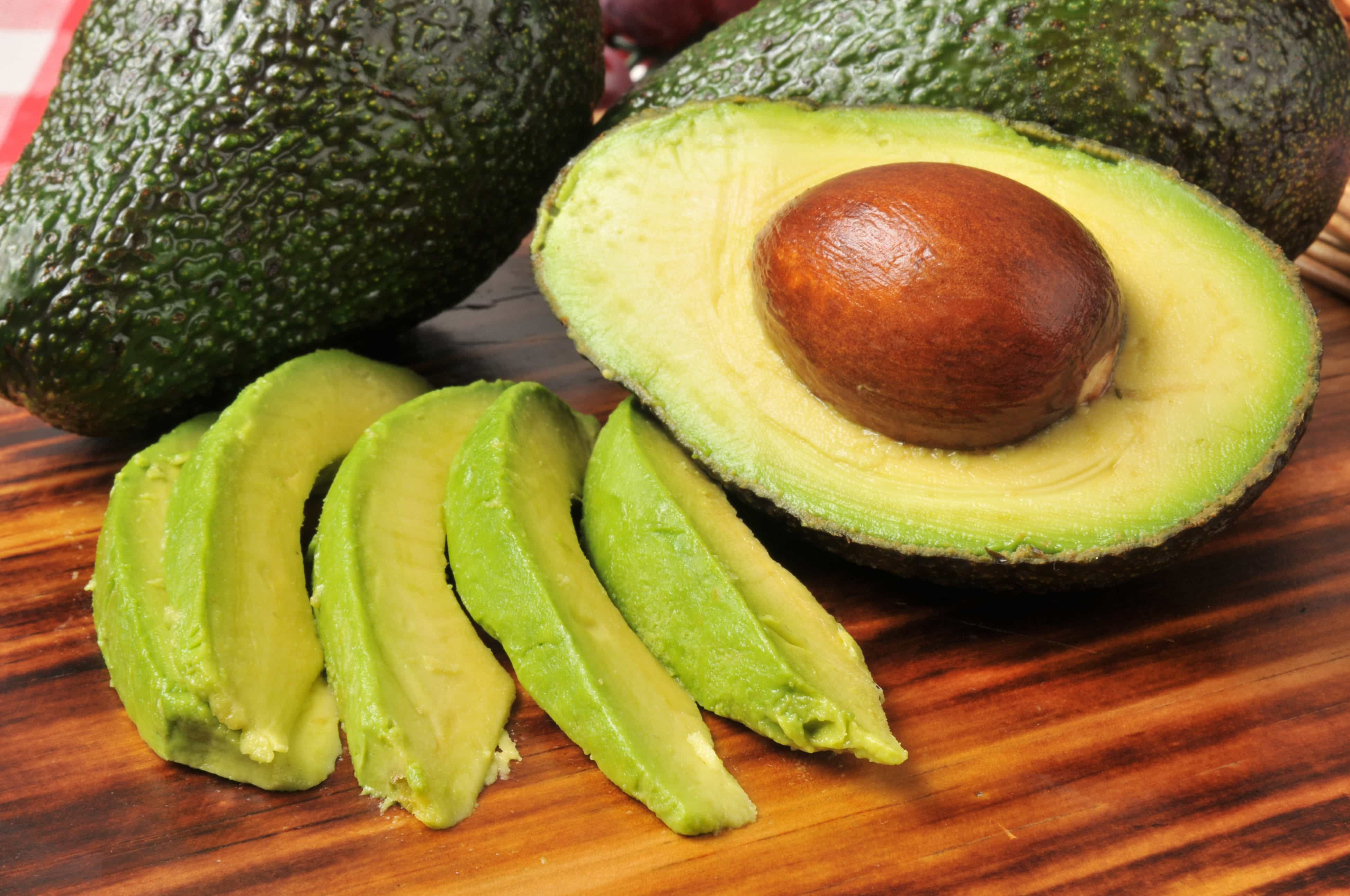 4 Awesome Benefits of an Avocado Hair Mask