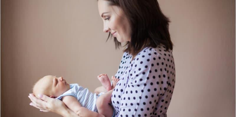 Bayi Sudah Berusia 6 Minggu? Ini Antara Perkembangan Yang Ibu Patut Tahu