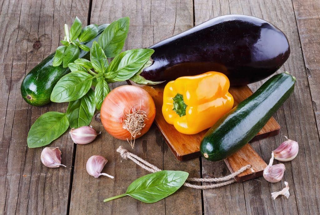 Bagaimana untuk Membuat dan Menyimpan Makanan Si Kecil Anda