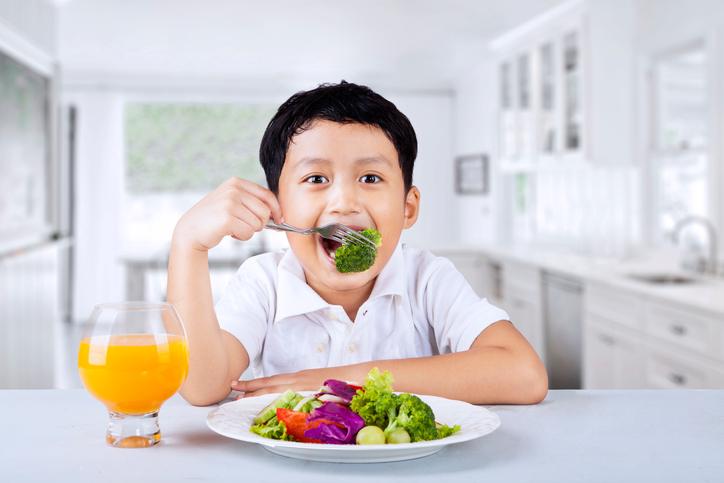 4 Keperluan Nutrien untuk Anak Anda Sewaktu Puasa