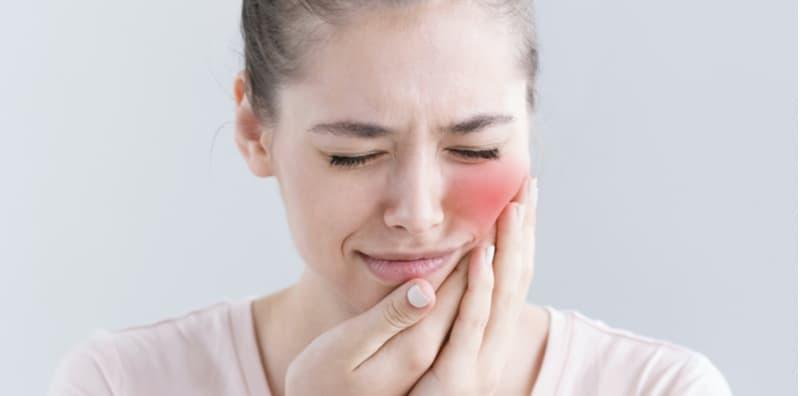 cara-berkesan-menangani-sakit-gigi-semasa-puasa