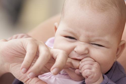 5 Cara Menghalang Bayi Menggigit Semasa Menyusu