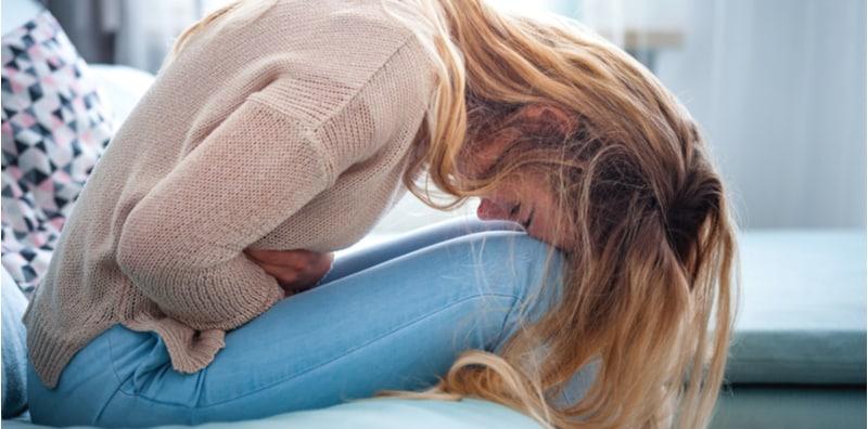 7 Tips Mudah Menghilangkan Perut Kejang Akibat Haid, Akupuntur Pun Boleh?