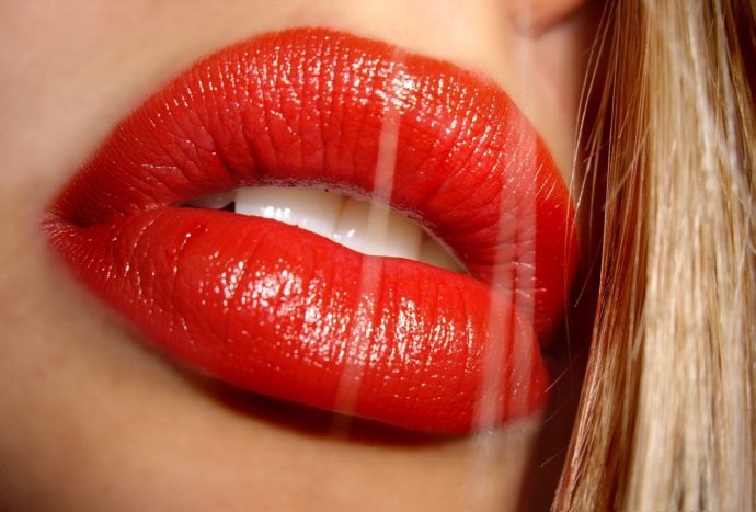 Tip Bibir Lebih Mungil dan Mengiurkan