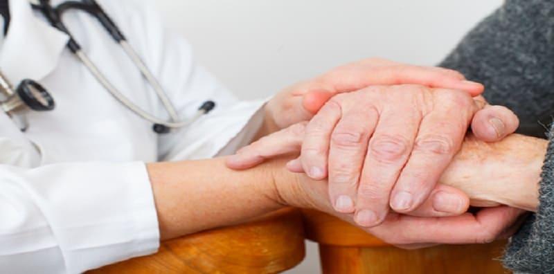 Selain Tangan Menggigil, Ini 5 Tanda Awal Penyakit Parkinson Yang Patut Anda Tahu!