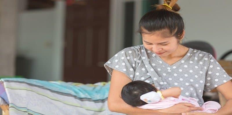 First Time Nak Susukan Baby? Ini Ada 8 Posisi Penyusuan Susu Ibu Boleh Anda Cuba