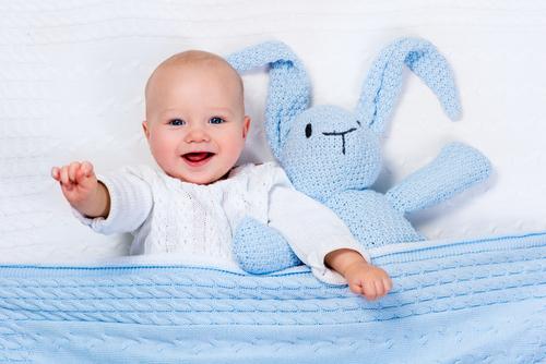Mendapatkan Khidmat Pengasuh Bayi: Apa yang Perlu Anda Pertimbangkan