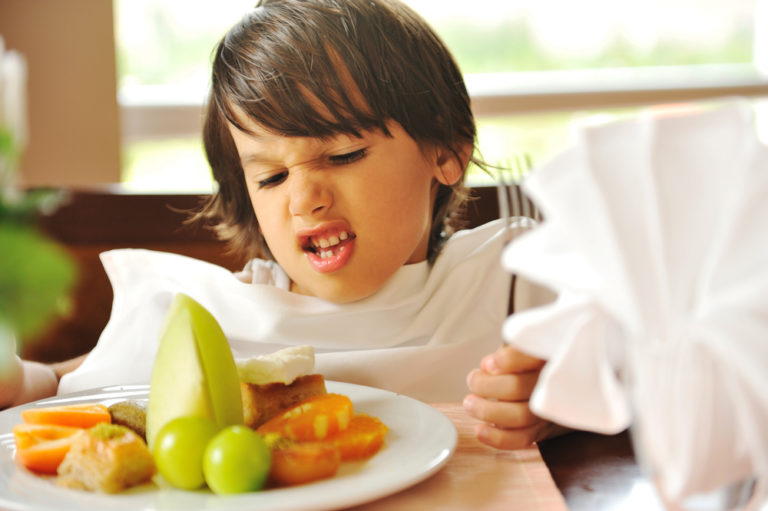 Bagaimana Mencegah Kanak-Kanak Daripada Makanan Ringan?