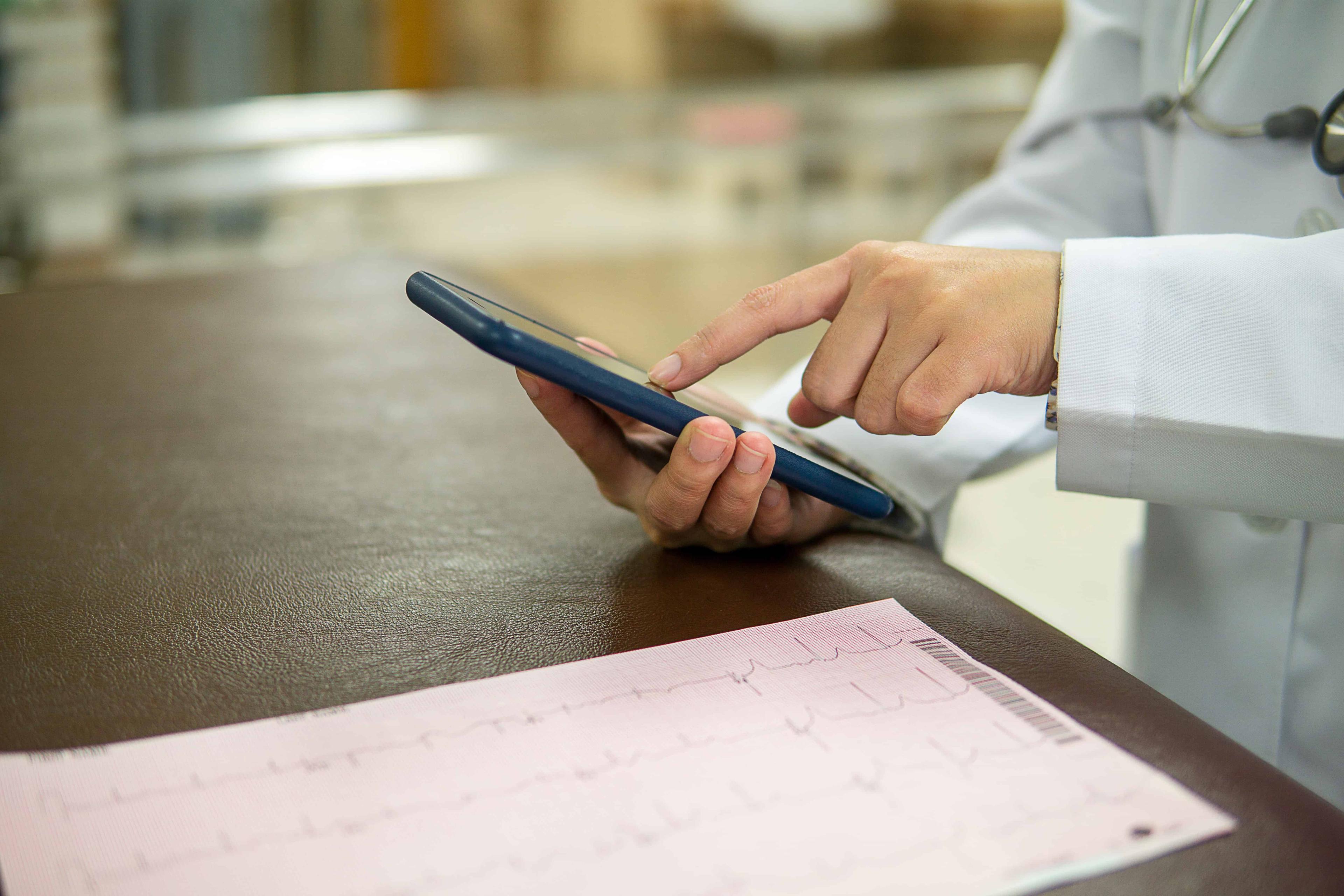 aplikasi-telefon-pintar-mempunyai-ketepatan-hampir-dengan-ecg-dalam-mengesan-serangan-jantung