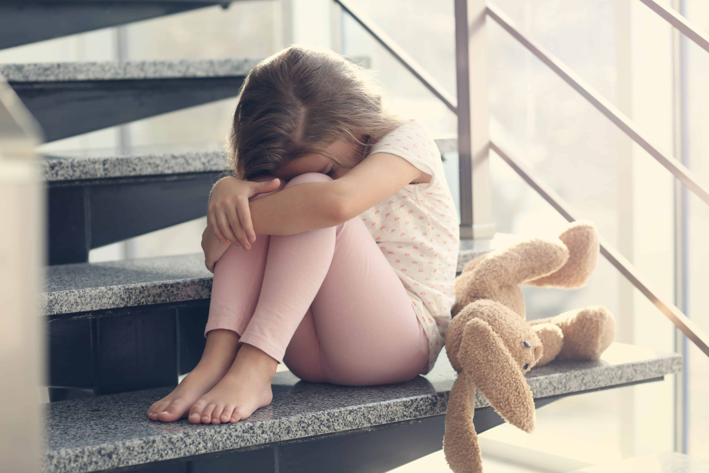 Kanak-kanak Juga Boleh Stres. Ini 8 Tanda Amaran Anak Anda Sedang Tertekan!