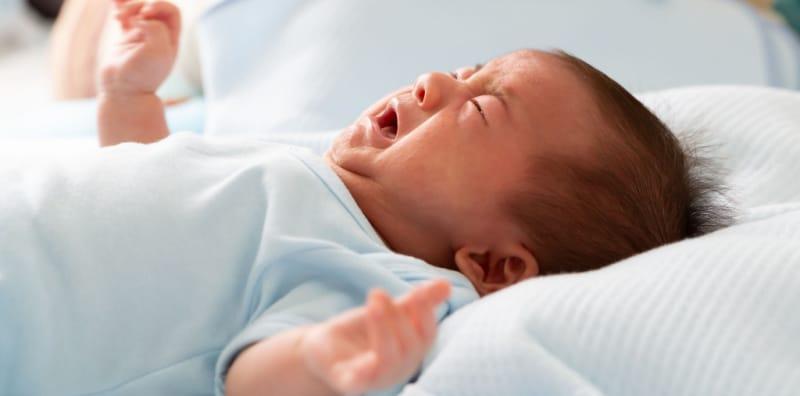 Bayi Meneran Sewaktu Buang Air Besar? Ibu, Kenal Pasti Simptom Dan Cara Rawat!