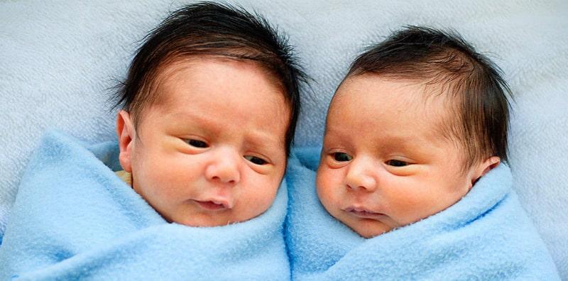 bersalin-normal-anak-kembar