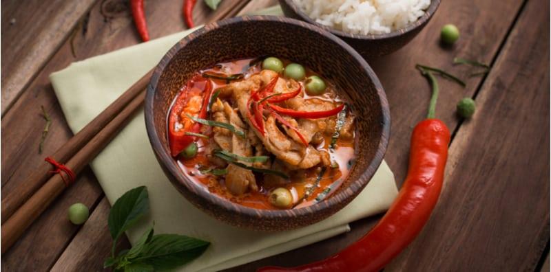 apakah-implikasi-ibu-hamil-makan-makanan-pedas