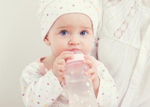 Penggunaan Botol Susu: Alternatif Penyusuan Bagi Ibu Bekerjaya