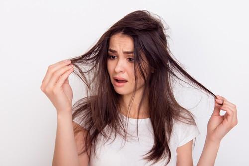 Mengapa Rambut Masih Berminyak Selepas Mencucinya?