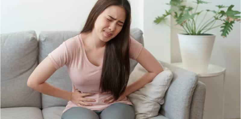 Selalu Rasa Sakit Perut? Kenal Pasti 7 Tanda Tak Normal Ini, BAHAYA!