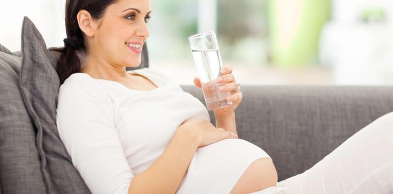 Kurang Minum Air Semasa Hamil? Ini Risiko Yang Boleh Terjadi Kepada Ibu