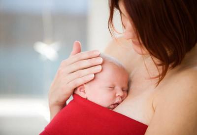Manfaat Sentuhan Kulit ke Kulit Antara Ibu dengan Bayi Selepas Kelahiran