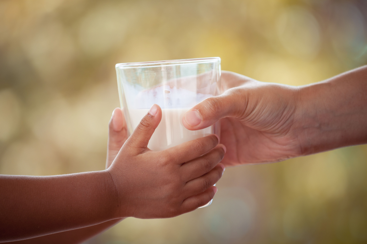 Susu untuk Kanak-kanak: Berapa Gelas Susu Anak Saya Perlu Minum?