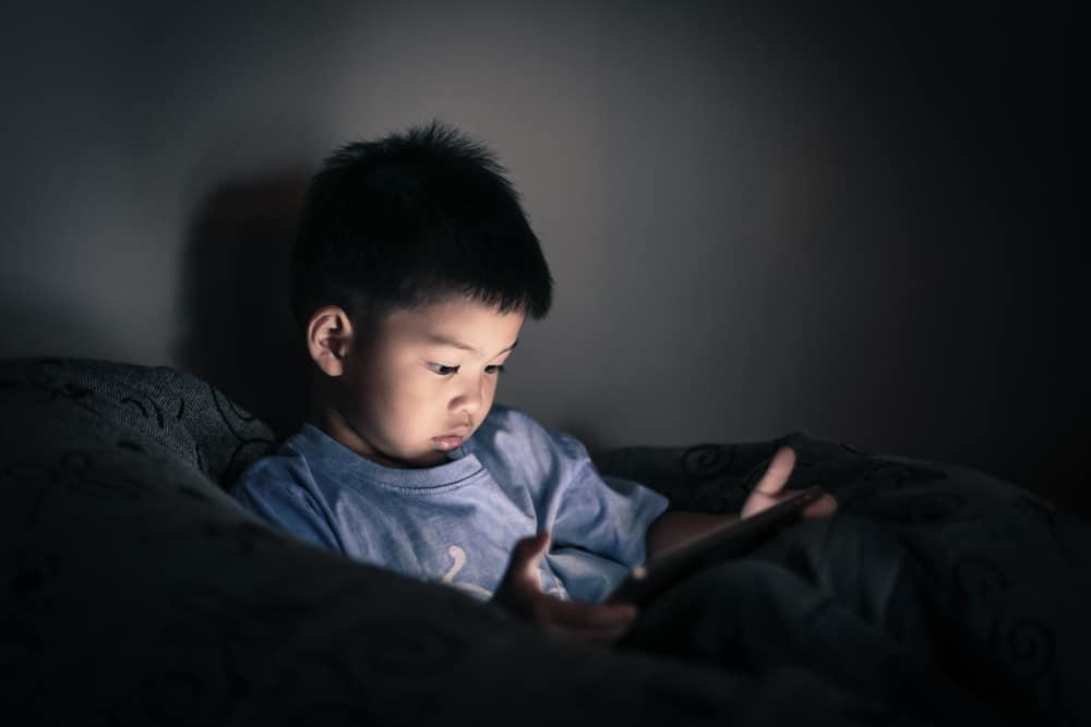 Anak 5 Tahun Hanya Dibenarkan 1 jam Masa Skrin Sehari? Ketahui Garis Panduan Penggunaan Gajet