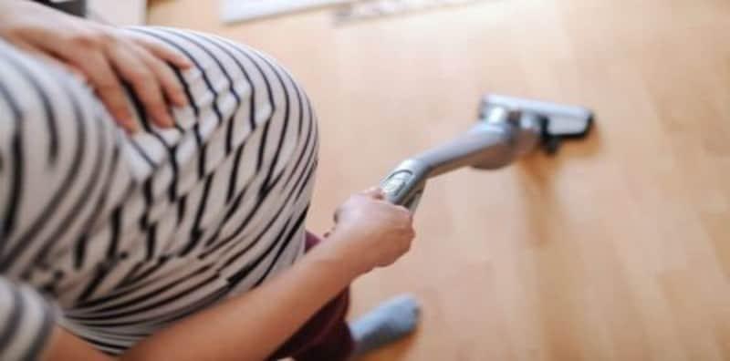 7 Kerja Rumah Yang Ibu Hamil TAK PATUT Buat, Suami Kena Tolong Sama!