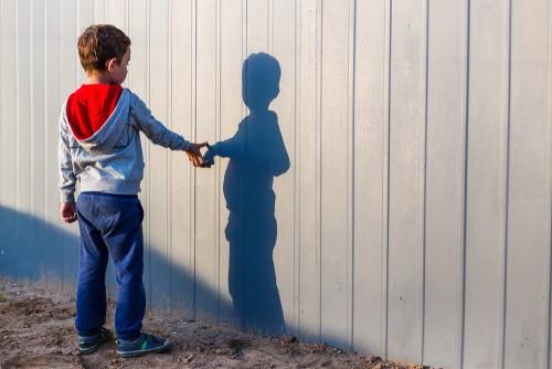 Mengenali Anak Autisme: 9 Petanda Utama