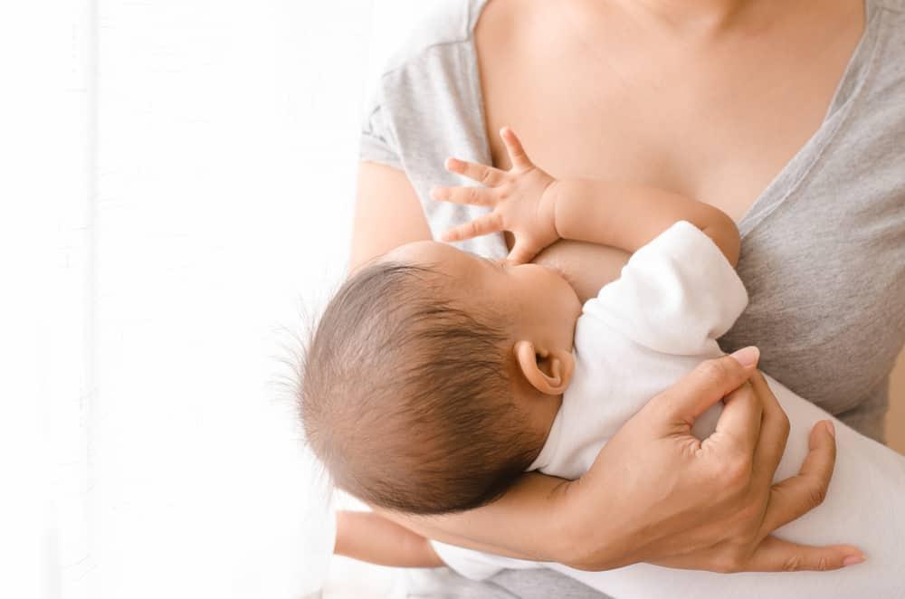 Puting Sakit Ketika Menyusu Bayi? Ini 6 Tip Ibu WAJIB Buat Di Rumah, Barulah Tak Sakit Lagi!
