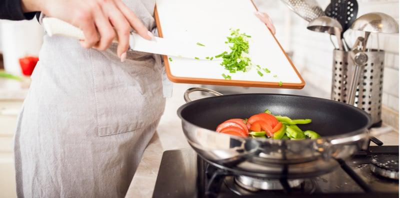 AWAS! Ini 9 Makanan Yang Tidak Boleh Dimakan Mentah, Pastikan Ia Dimasak Dengan Betul!