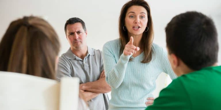 tanpa-sedar-anda-ibubapa-autoritarian