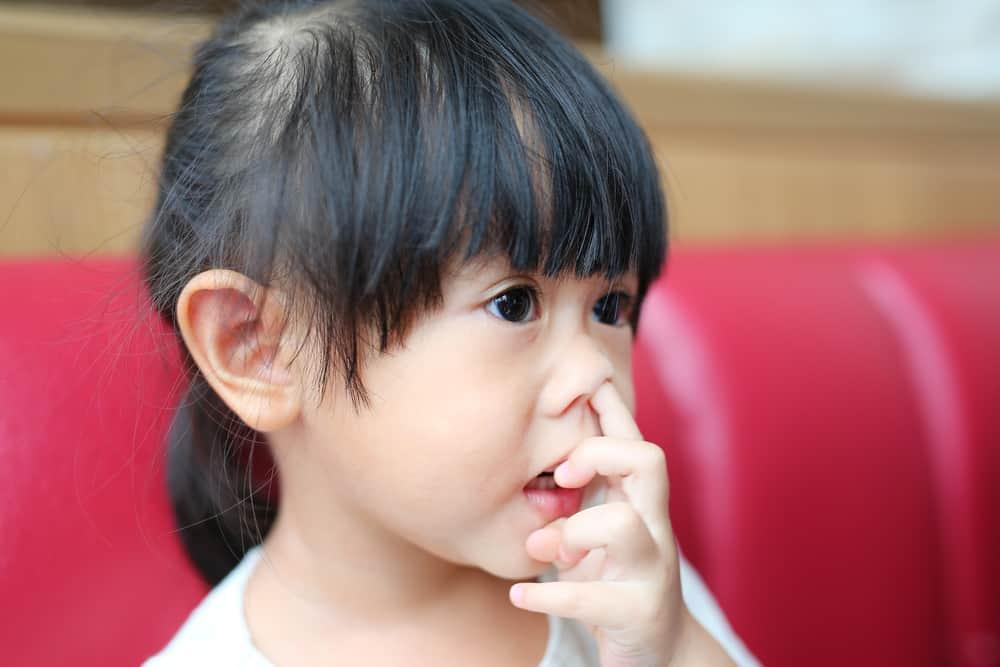 Rimas Tengok Tabiat Anak Yang Suka Korek Hidung? Ini 4 Cara Anda Boleh Mengubahnya!