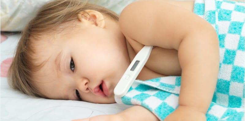 Badan Bayi Panas Tanda Demam? Ini Suhu Normal Bayi Yang Harus Ibu Pantau