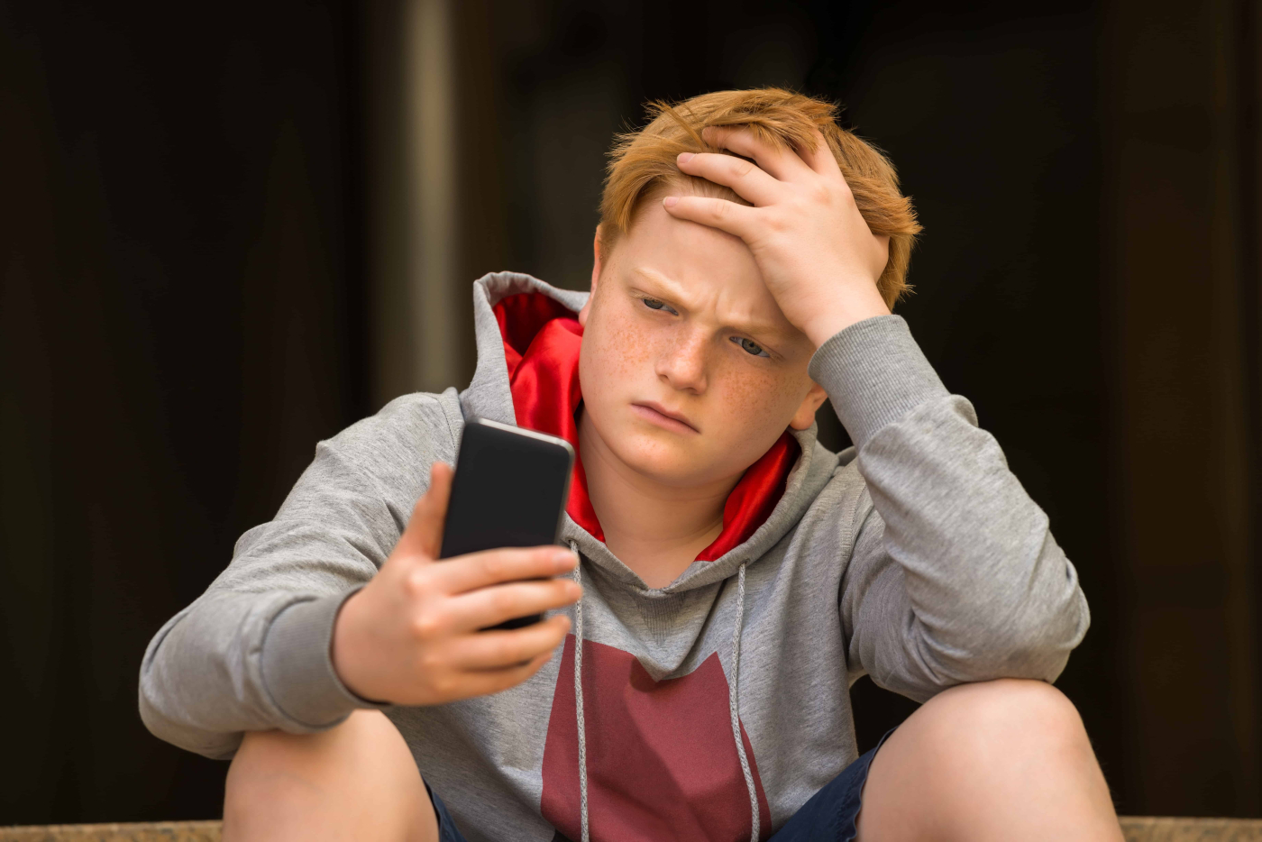 Telefon Pintar Punca Kesihatan Mental Remaja Makin Terjejas, Betul Ke?