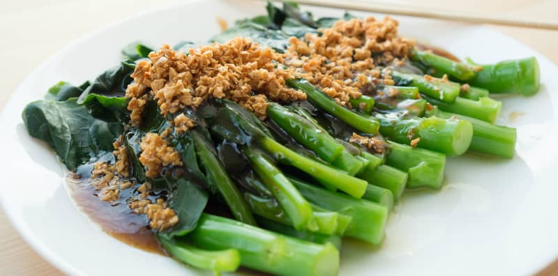 Enaknya Dapat Makan Sayur Kailan Ikan Masin, Ambil Tahu 13 Manfaat Sayur Hijau Ini