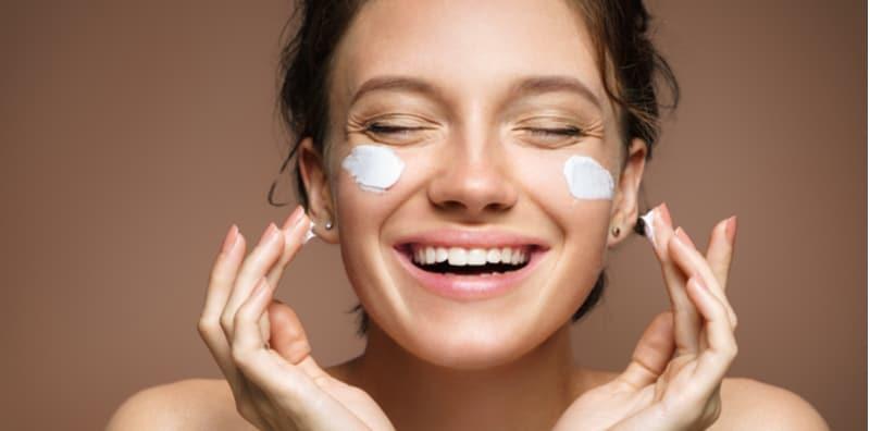 Nak Cantik WAJIB Ikut Turutan Pemakaian Produk Kecantikan, Barulah Wajah Terjaga Tanpa Jerawat!