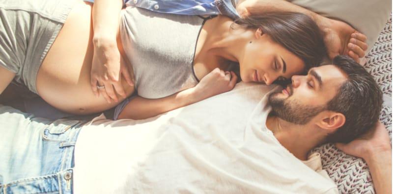 Nak Berasmara Semasa Hamil? Ini 4 Posisi Seks Sesuai Ketika Mengandung