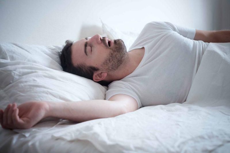 Betul ke Tidur Berdengkur Buat Anda Lebih Mengantuk?