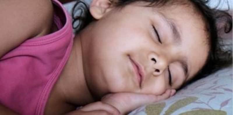 Anak Aktif Bermain Sampai Tak Mahu Tidur, Cuba 4 Cara Ini Pula Memang BERKESAN!