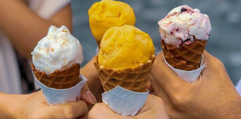 Makan Sarapan Pagi Dengan Aiskrim Katanya Bagus Untuk Otak, Benarkah?