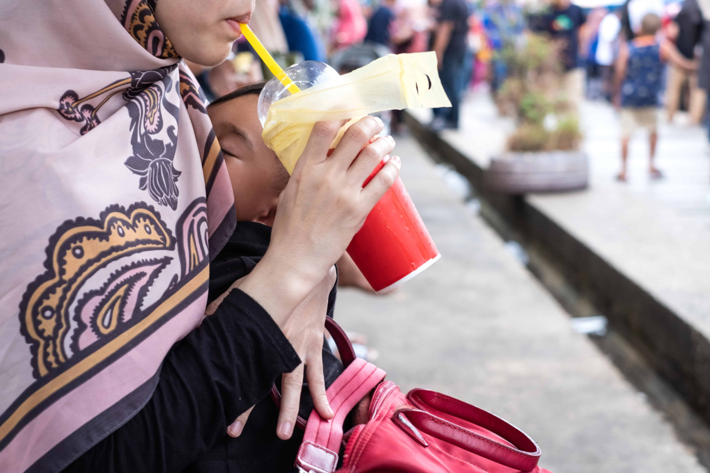 Psst… Ibu Boleh Menyusukan Anak di Tempat Awam Tau