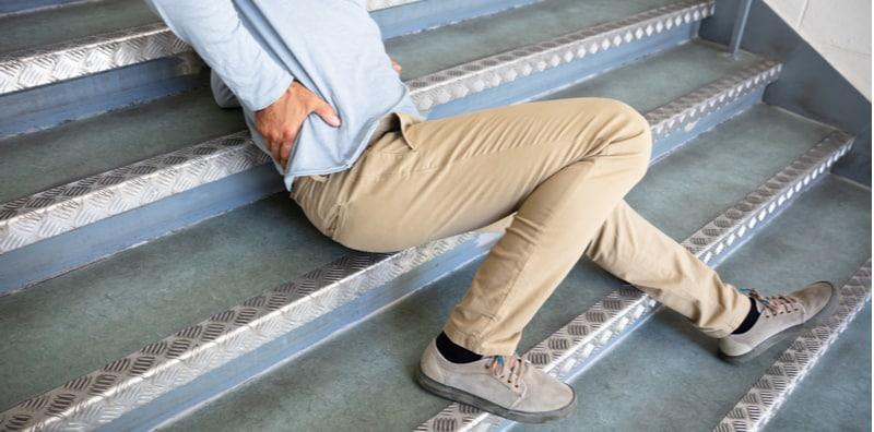 tulang-retak-kerana-jatuh-terduduk