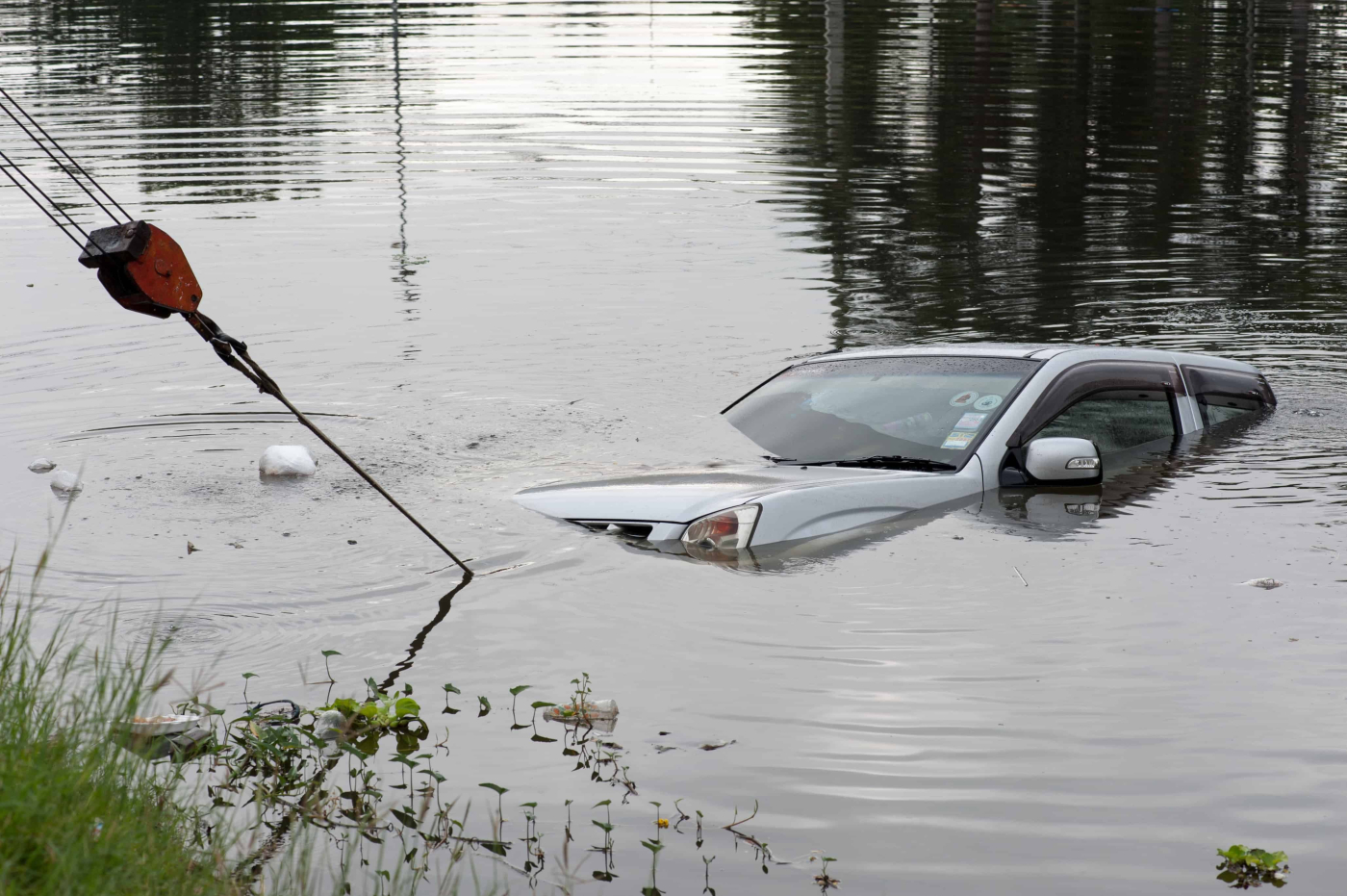 Alamak! Terperangkap Dalam Kereta Ketika Banjir Kilat