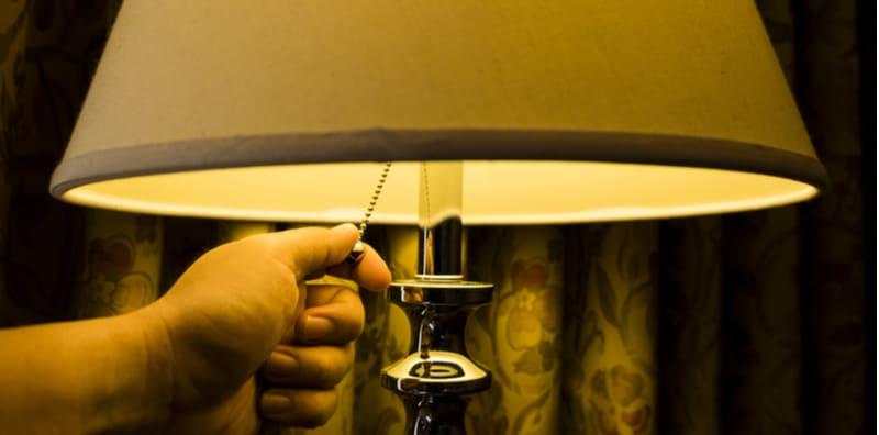 sebab-perlu-tutup-lampu-bilik-tidur