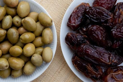 Nak Banyakkan Susu Badan? Cuba Ambil 5 Makanan SUNNAH Ini, Lagipun Ramadhan Bakal Tiba!